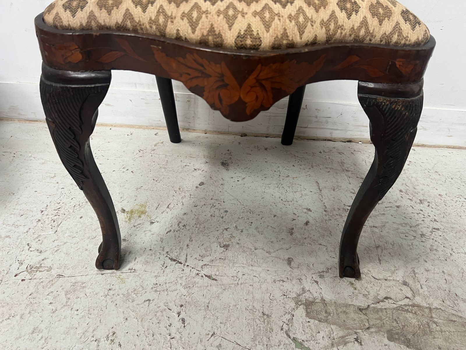 photo vintage Set Of Eight Dutch Marquetry Chairs From The 19th Century.