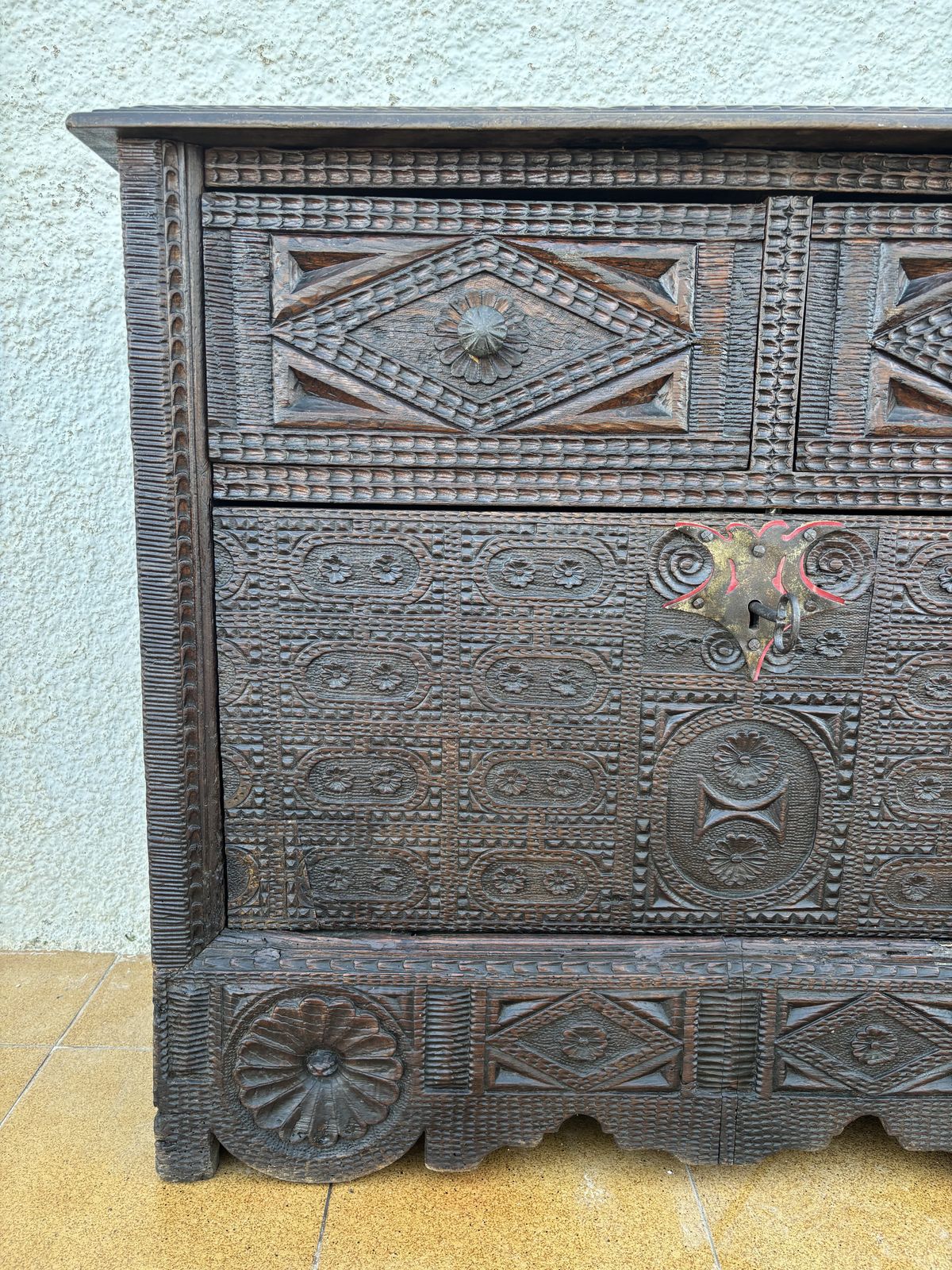 Spaans Renaissance Gesneden Kabinet Met Valdeur En Twee Lades, jaren 1880 photo buy