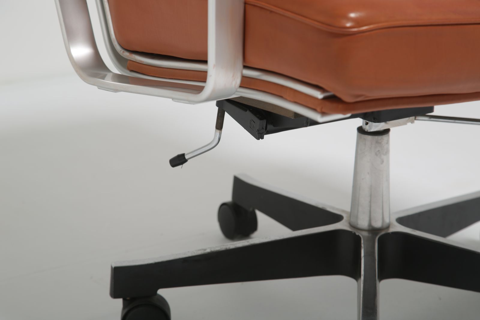 Furniture Karl Erik Ekselius Executive Swivel Office Chair: Model ‘Mondo’ In Cognac Tan Leather For Joc, Sweden, 1960s photo