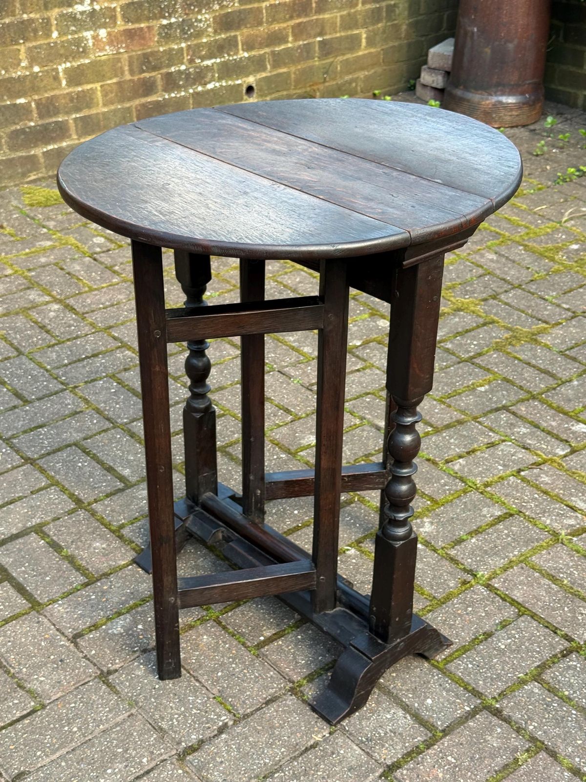 Furniture Superb Antique Oak Gateleg Drop Leaf Table – Late Victorian / Edwardian, Circa Early 1900s photo