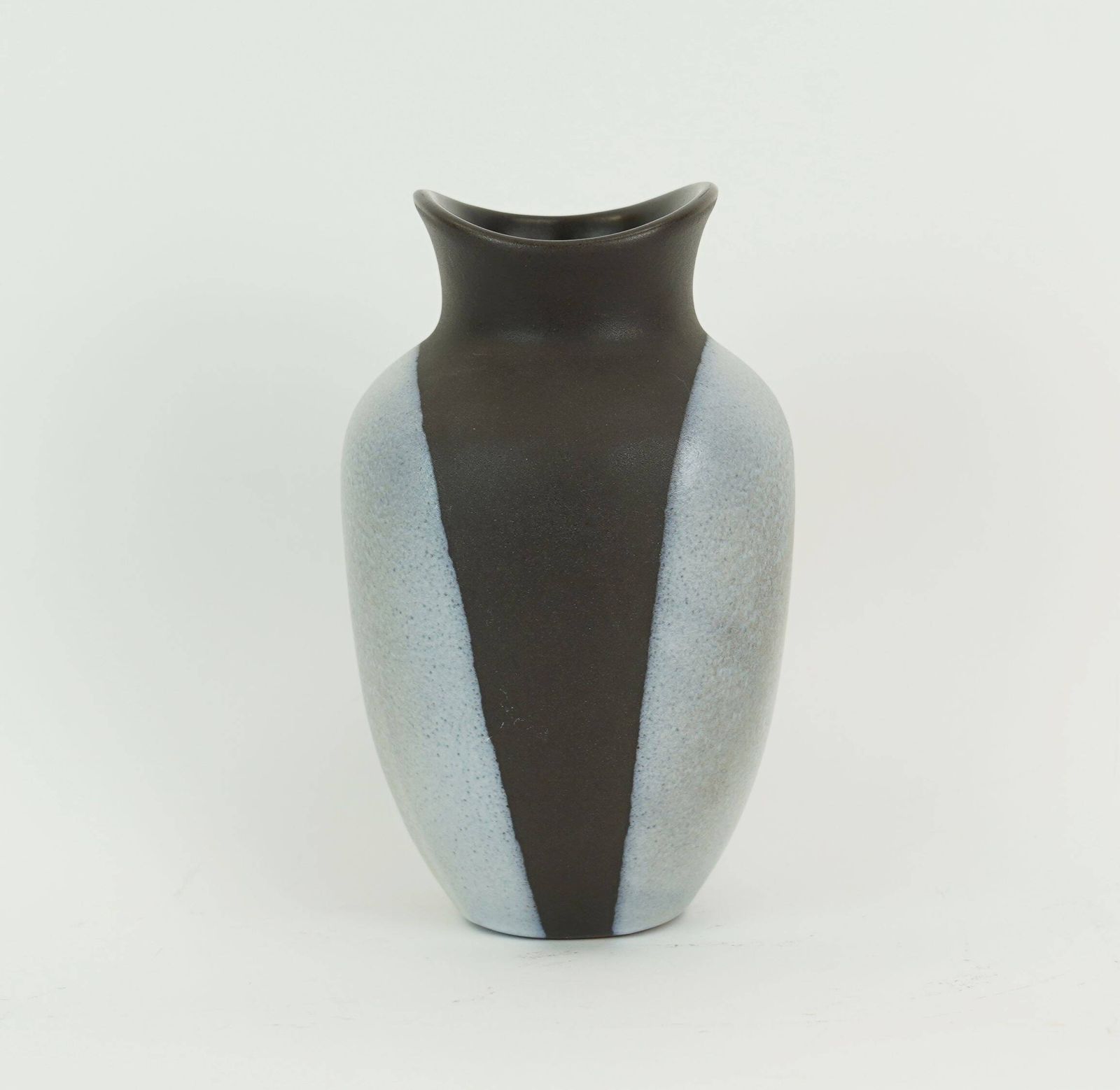 German Mid Century Vase By Majolika Karlsruhe, Fridegart Glatzle, 1950s photo Home Decor