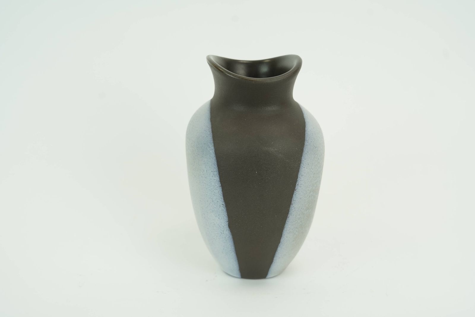 German Mid Century Vase By Majolika Karlsruhe, Fridegart Glatzle, 1950s photo vinterior