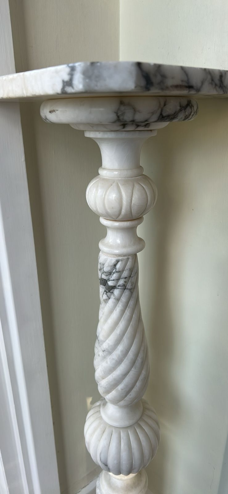 19th Century Italian Art Nouveau White Marble Veined Pedestal photo vinterior