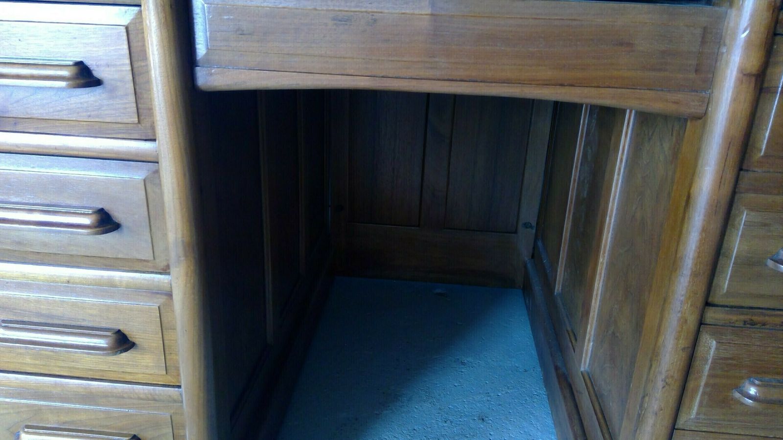 Roll Top Desk Of Large Size,And Of Fine Quality Walnut,With An S"Shaped Tambour Fronted Roll And A Well Fitted Canadian Maple Wood Interior(locks Work photo 1800.0