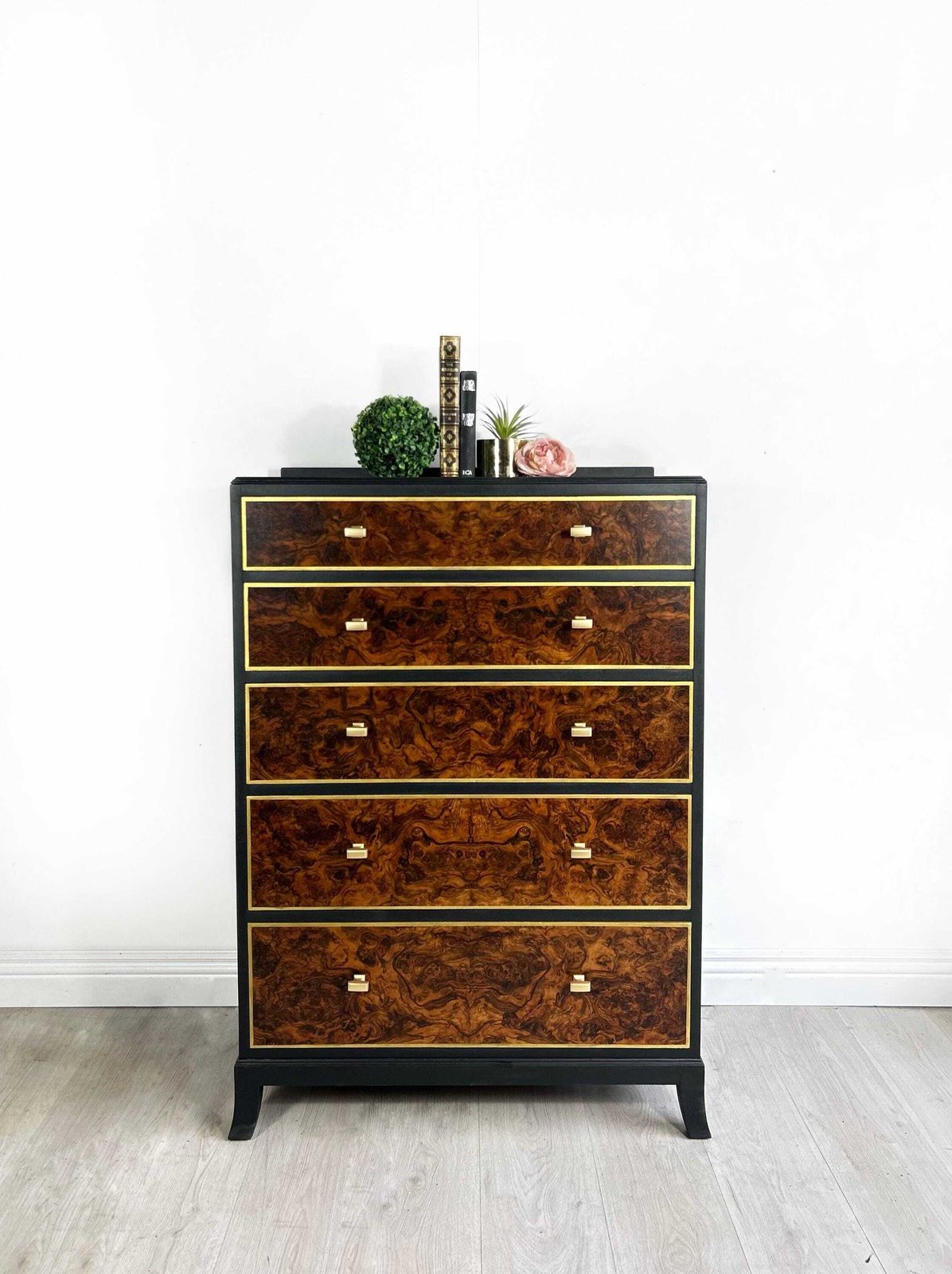 Chest Of 5 Drawers Painted In Black And Gold photo buy