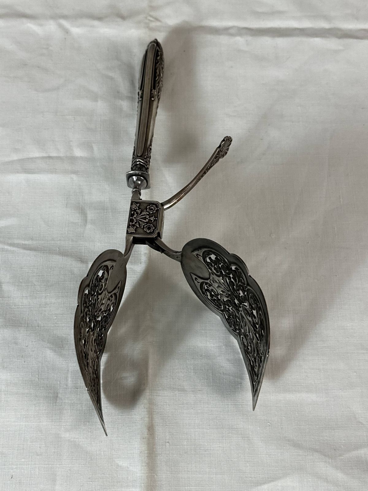 Silver Plated Asparagus Tongs, Early 20th Century photo vinterior