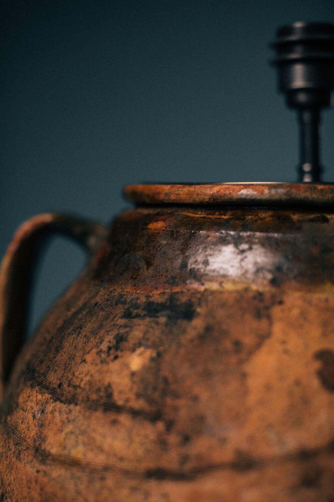 photo furniture Aegean Glazed Olive Jar Table Lamp