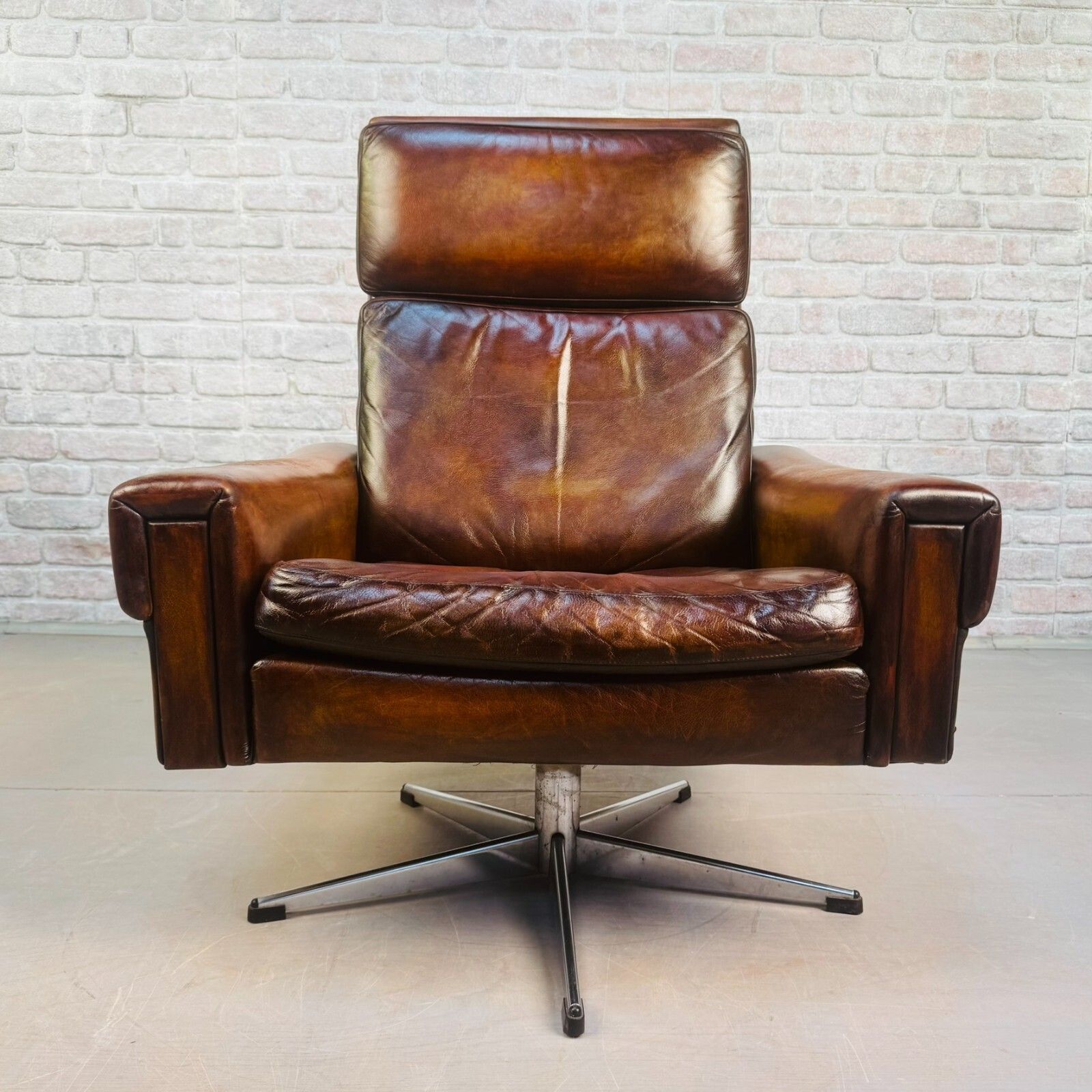 Vintage 1970s Danish Tan Leather Swivel Chair Mid Century Armchair photo for sale