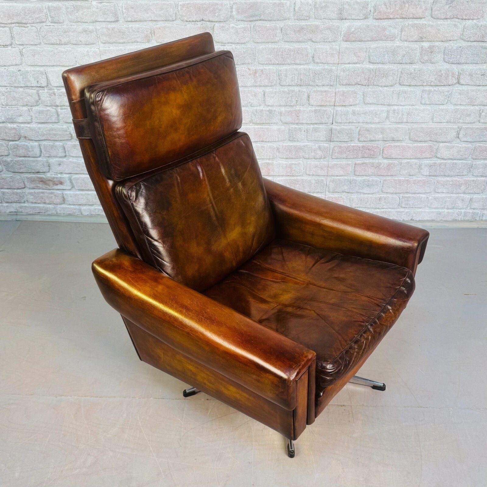 Vintage 1970s Danish Tan Leather Swivel Chair Mid Century Armchair photo 963.0