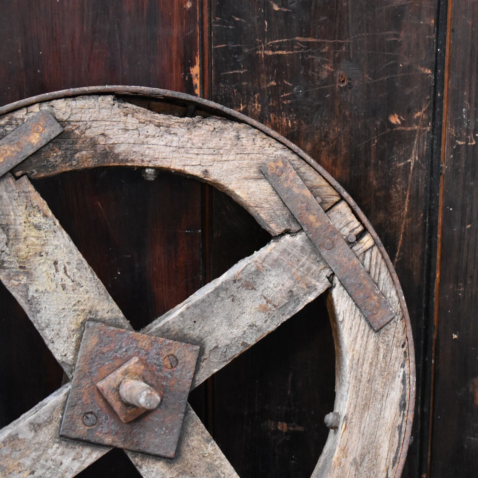 Antique Salvaged Wooden Garden Decorative Display Cart Wheel photo vinterior