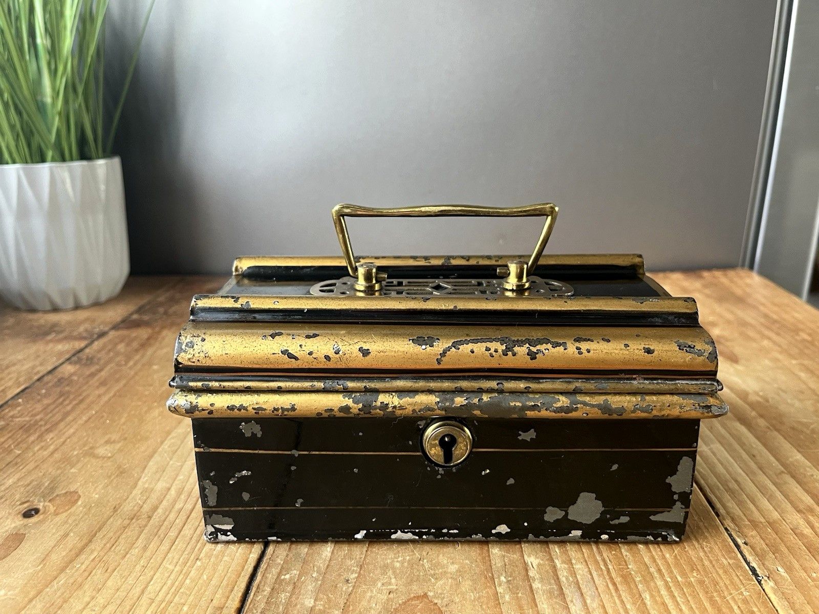 photo vinterior Antique Art Nouveau Jones Brothers Secure Lever Safe Cash Money Box Chest Tin