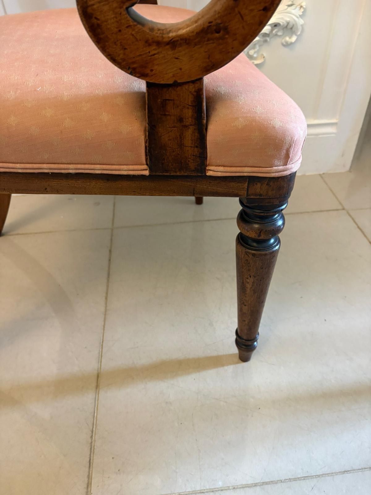 photo furniture Antique 19th Century Mahogany Set Of 6 Dining Chairs Including 2 Carvers