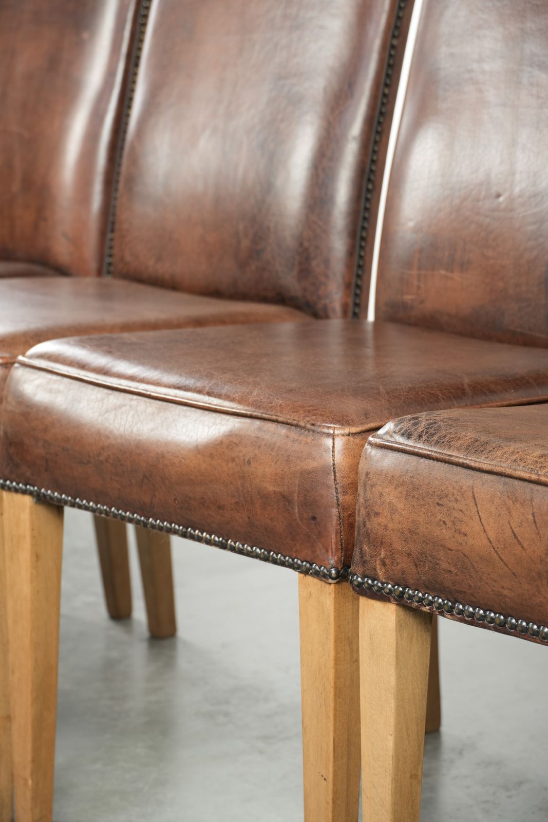 1407.0 Characterful Vintage Set Of 4 Dining Chairs Made Of Sheepskin With A High Back photo