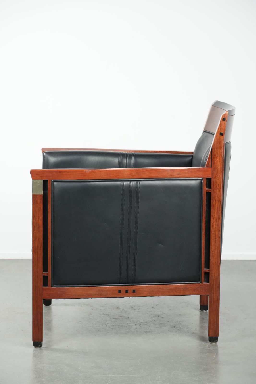 Zwarte Leren En Houten Design Art Deco Fauteuil Van Schuitema Uit De Decoforma Serie photo 1271.0