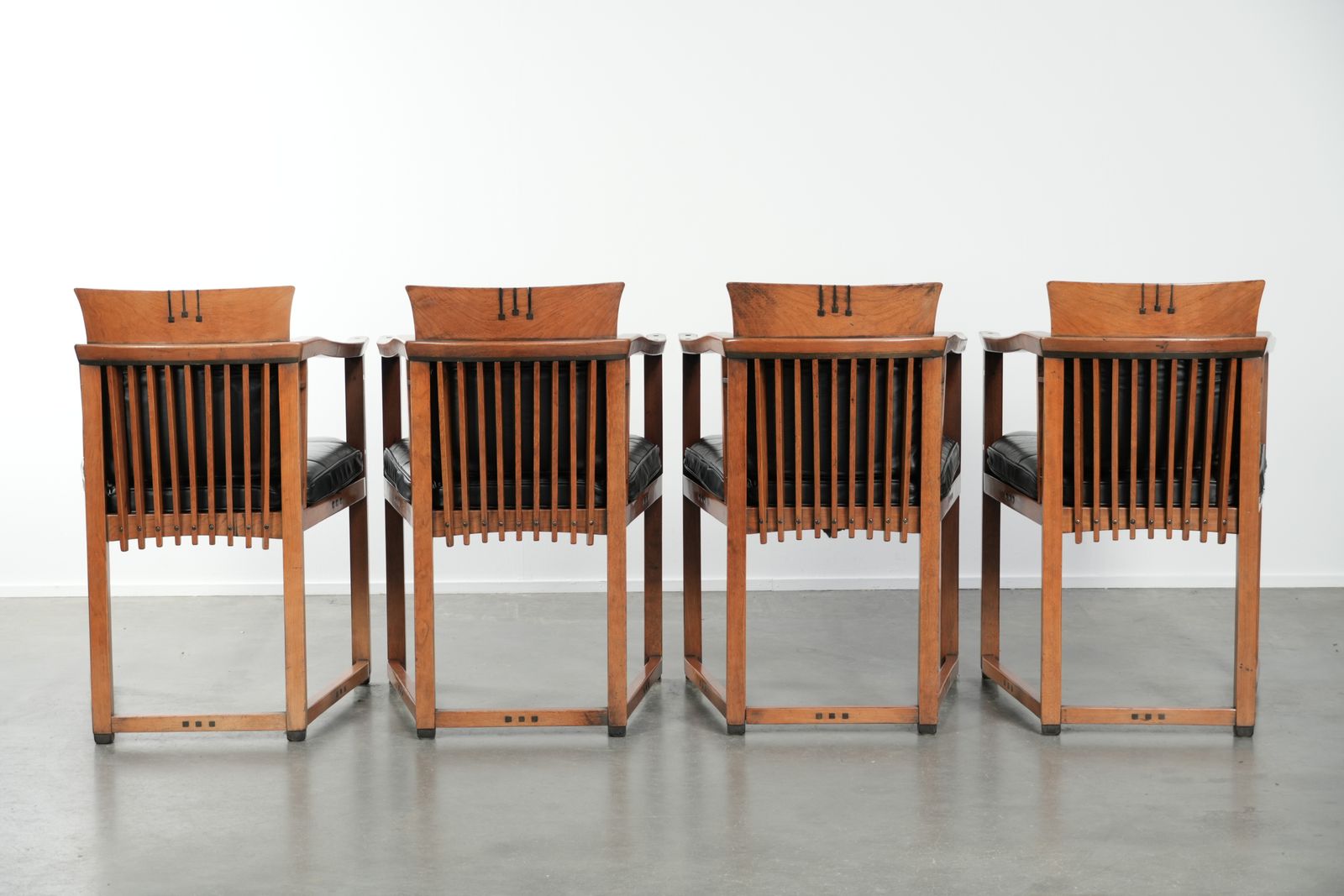 Luxury Black Leather Set Of 4 Art Deco Design Dining Chairs By Schuitema From The Decoforma Series With Armrests photo for sale