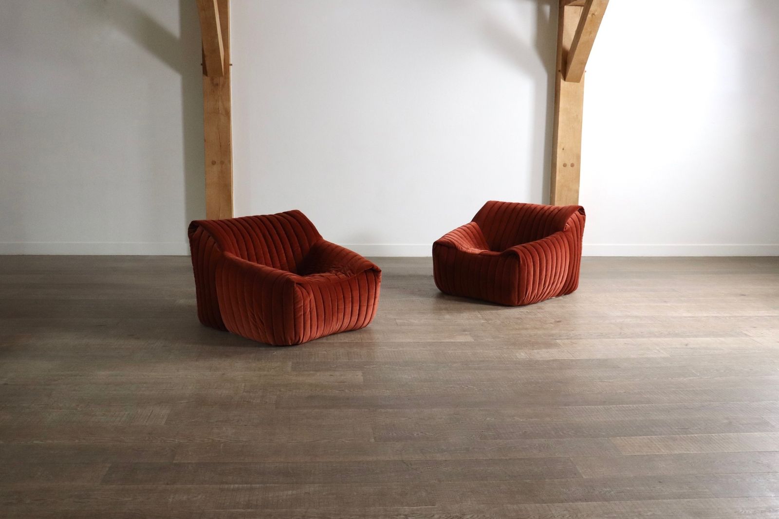 photo vinterior Cinna Sandra Lounge Chairs In Velvet Van Annie Hieronimus, Jaren 1970, Set Van 2