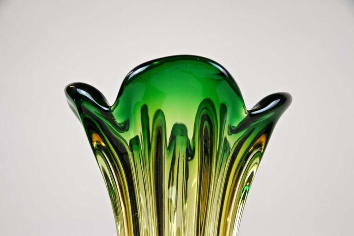 Home Decor 20th Century Murano Glass Vase Mid Century   Green/ Yellow, It Circa 1960/70 photo