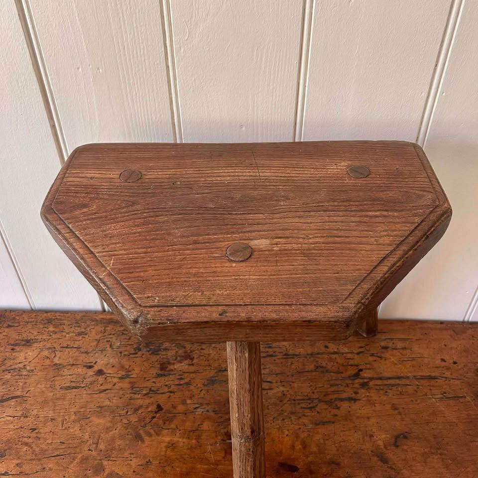 photo furniture Primitive Three Legged Milking Stool