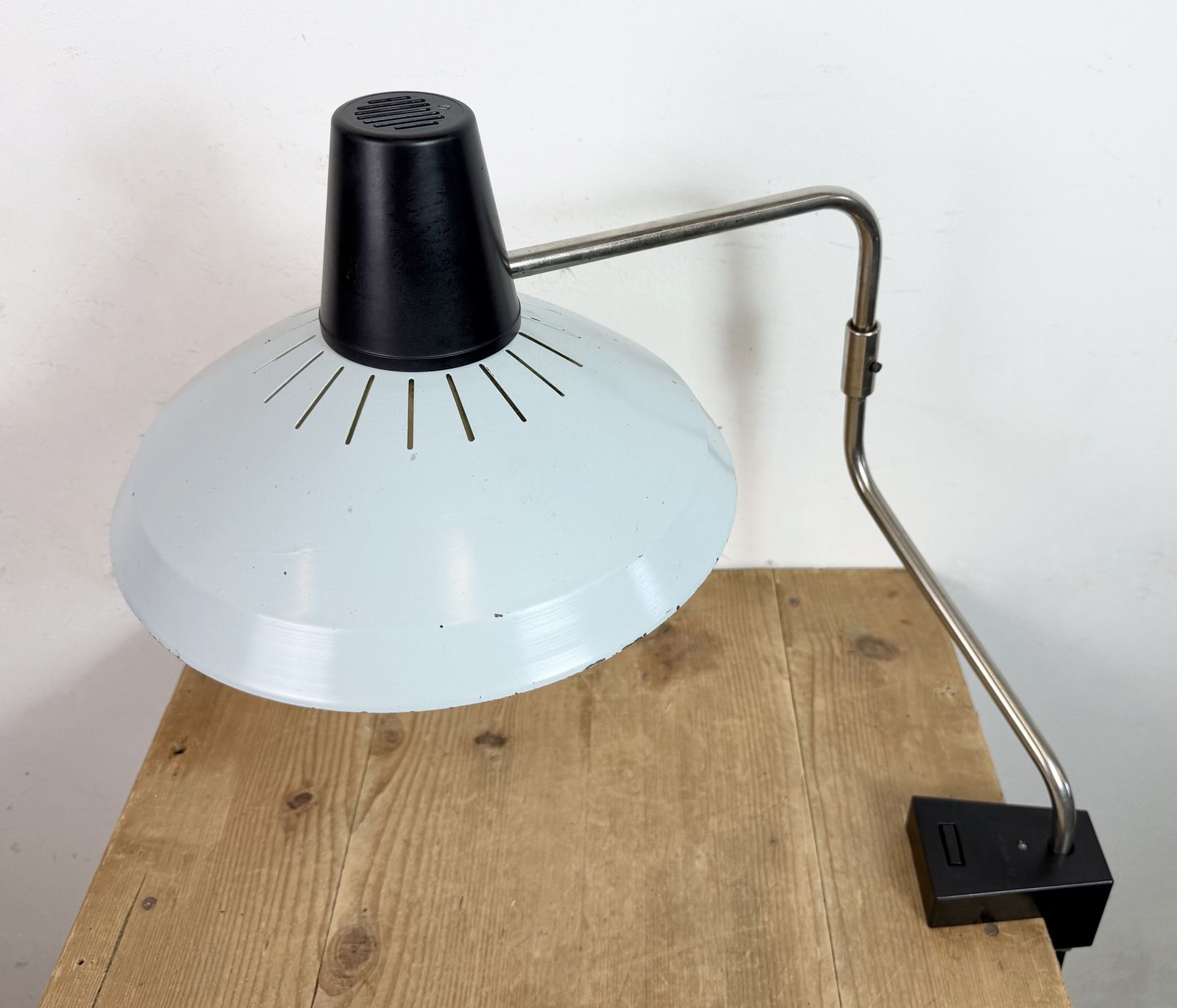 Grey Industrial Factory Office Desk Lamp From Elektrosvit, 1970s photo vintage