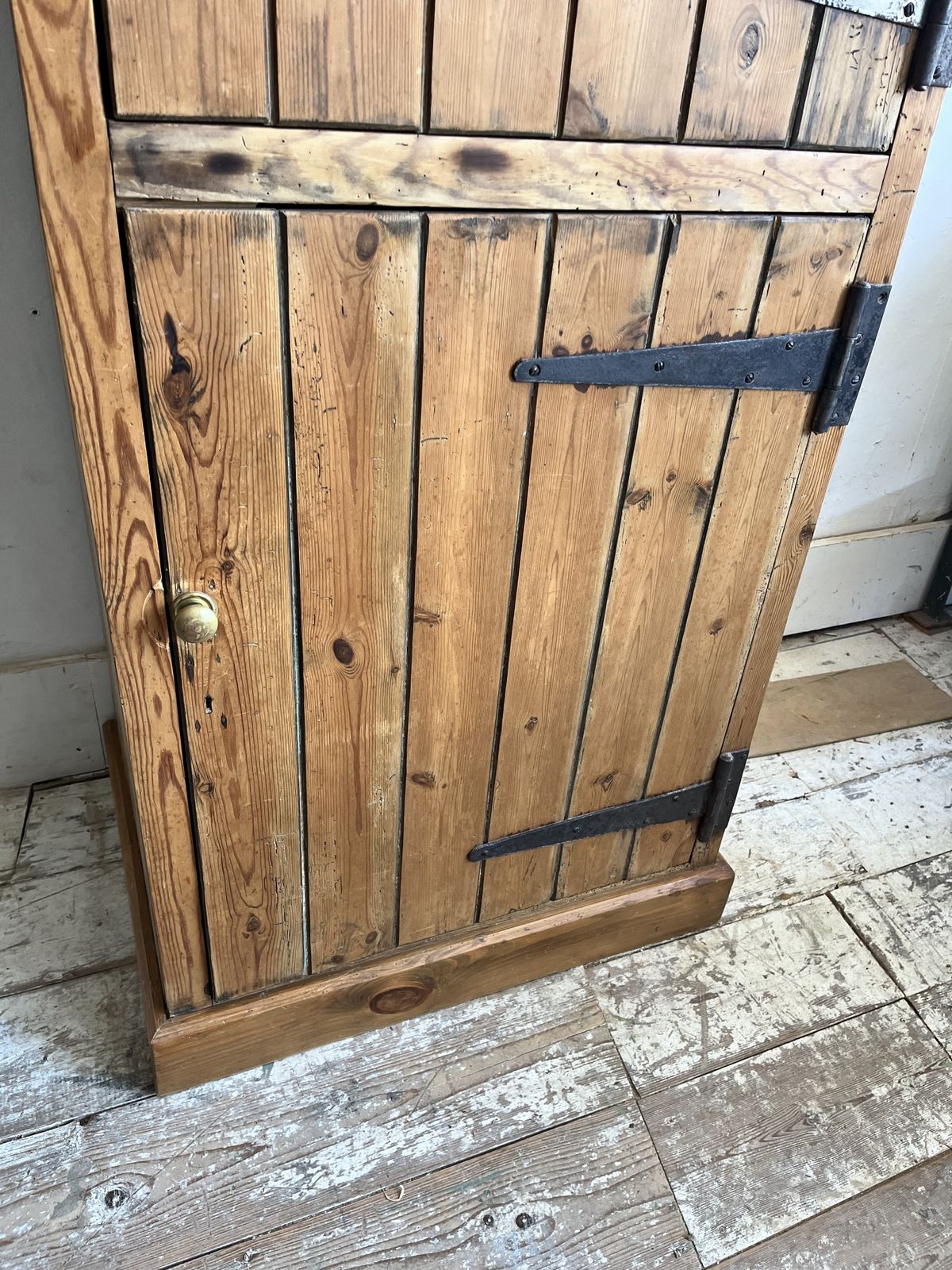 A Tall Narrow Victorian Pine Linen/Larder Cupboard photo buy