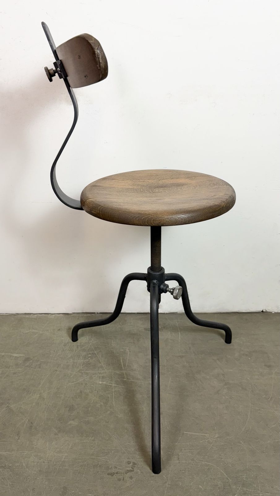299.0 Industrial Factory Swivel Chair, 1950s photo