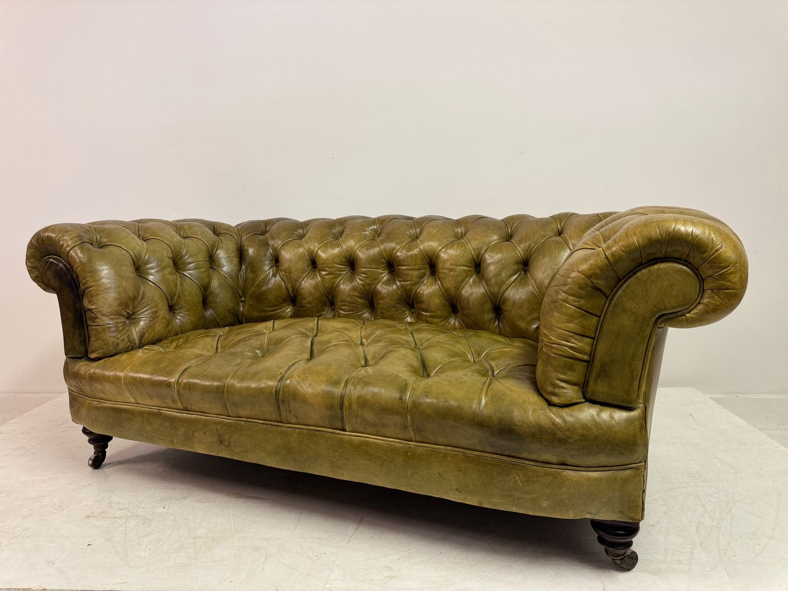 photo buy 19th Century Chesterfield In Patinated Leather