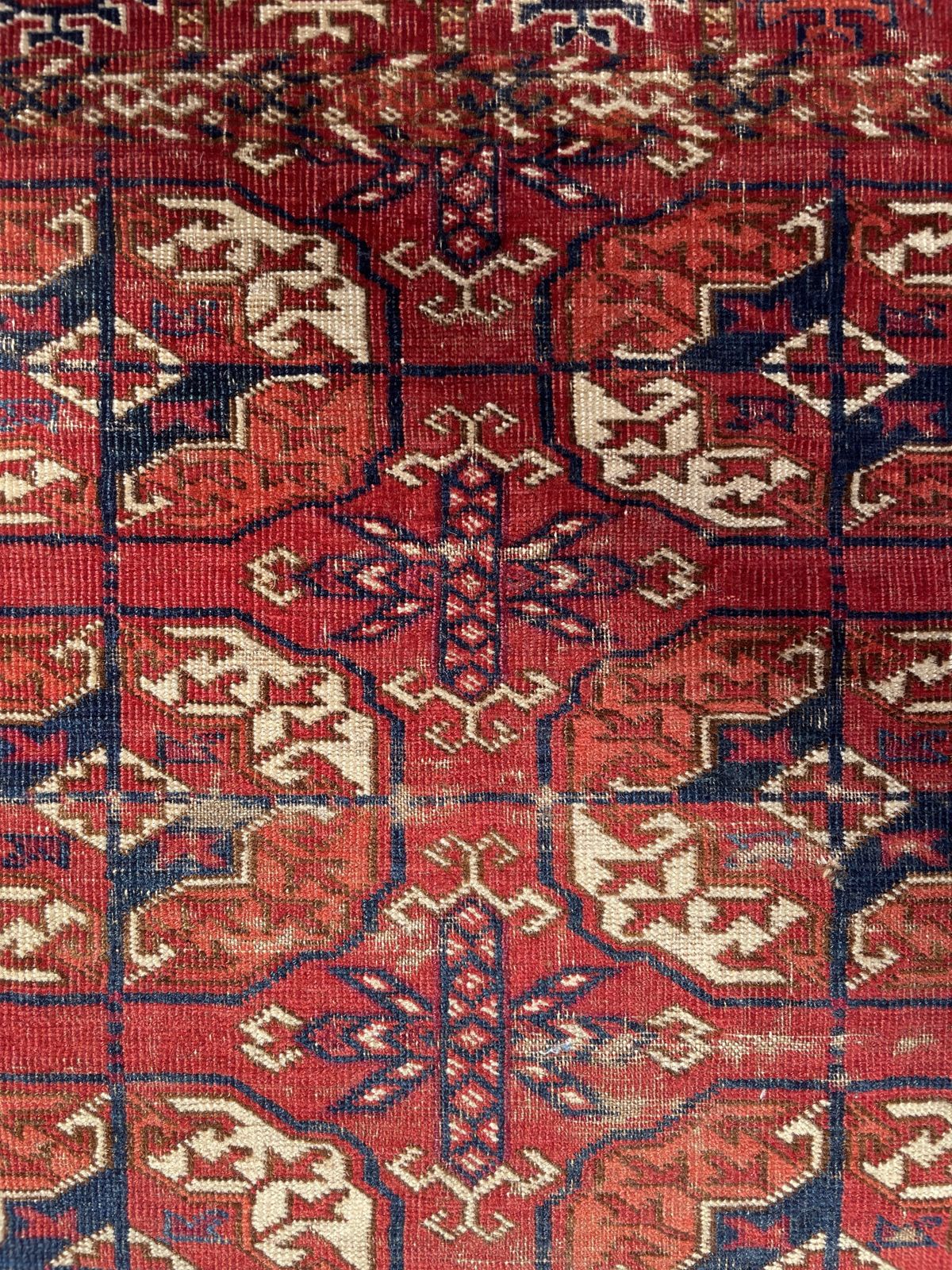 photo furniture Antique Tekke Turkoman Dowry Rug With Silk Highlights