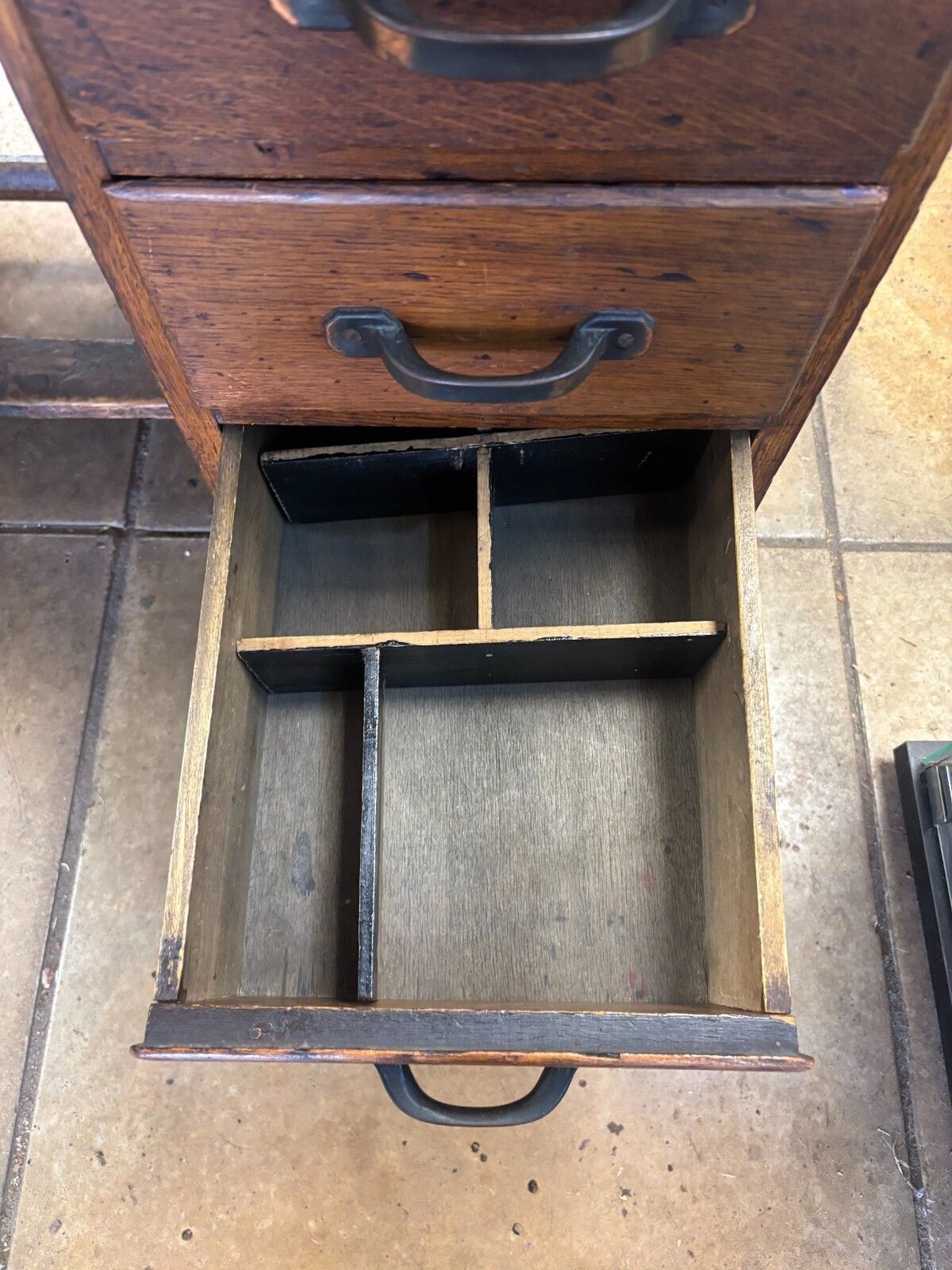 photo vinterior Antique 1920's Dark Oak Child's Desk With Lateral Wing & Drawers