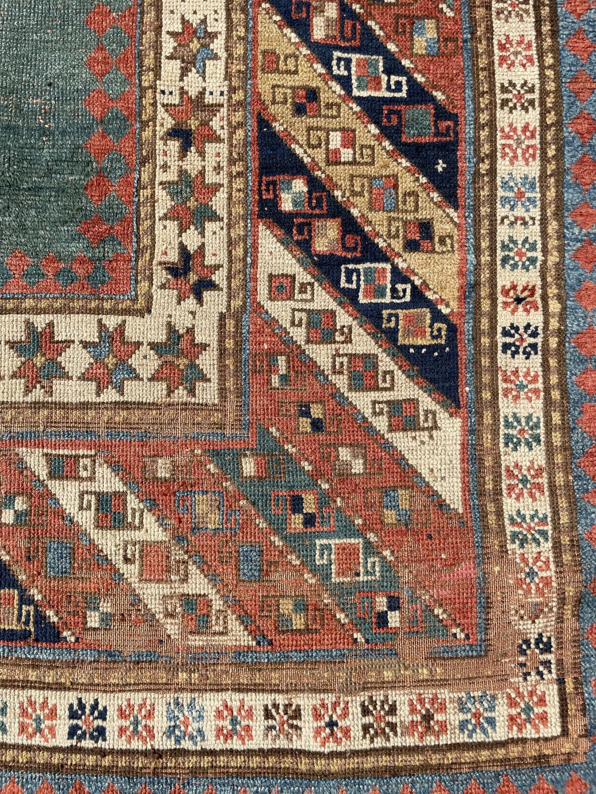 photo vintage Antique Caucasian Kazak Bordjalou Rug