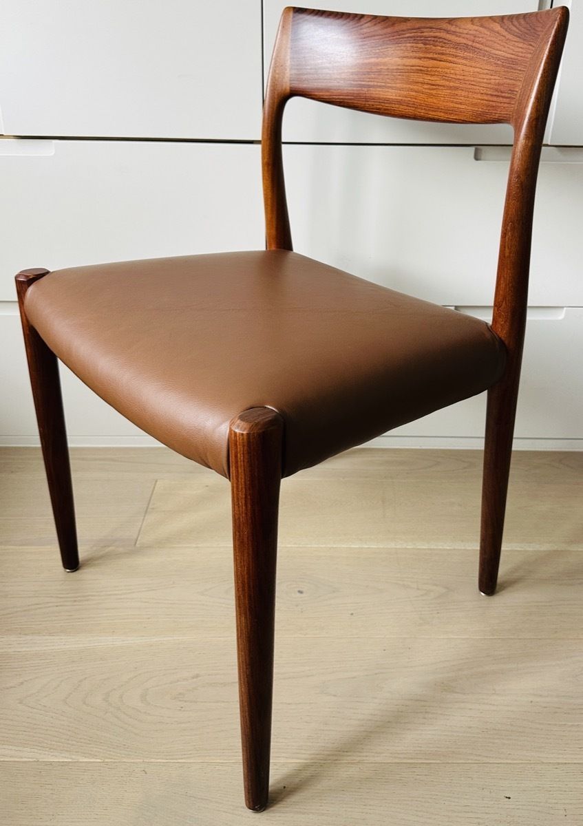 photo furniture Pair Of Mid Century 1960s Danish Rosewood & Brown Leather Niels Møller For J.L. Møllers Møbelfabrik Model 77 Dining Chairs