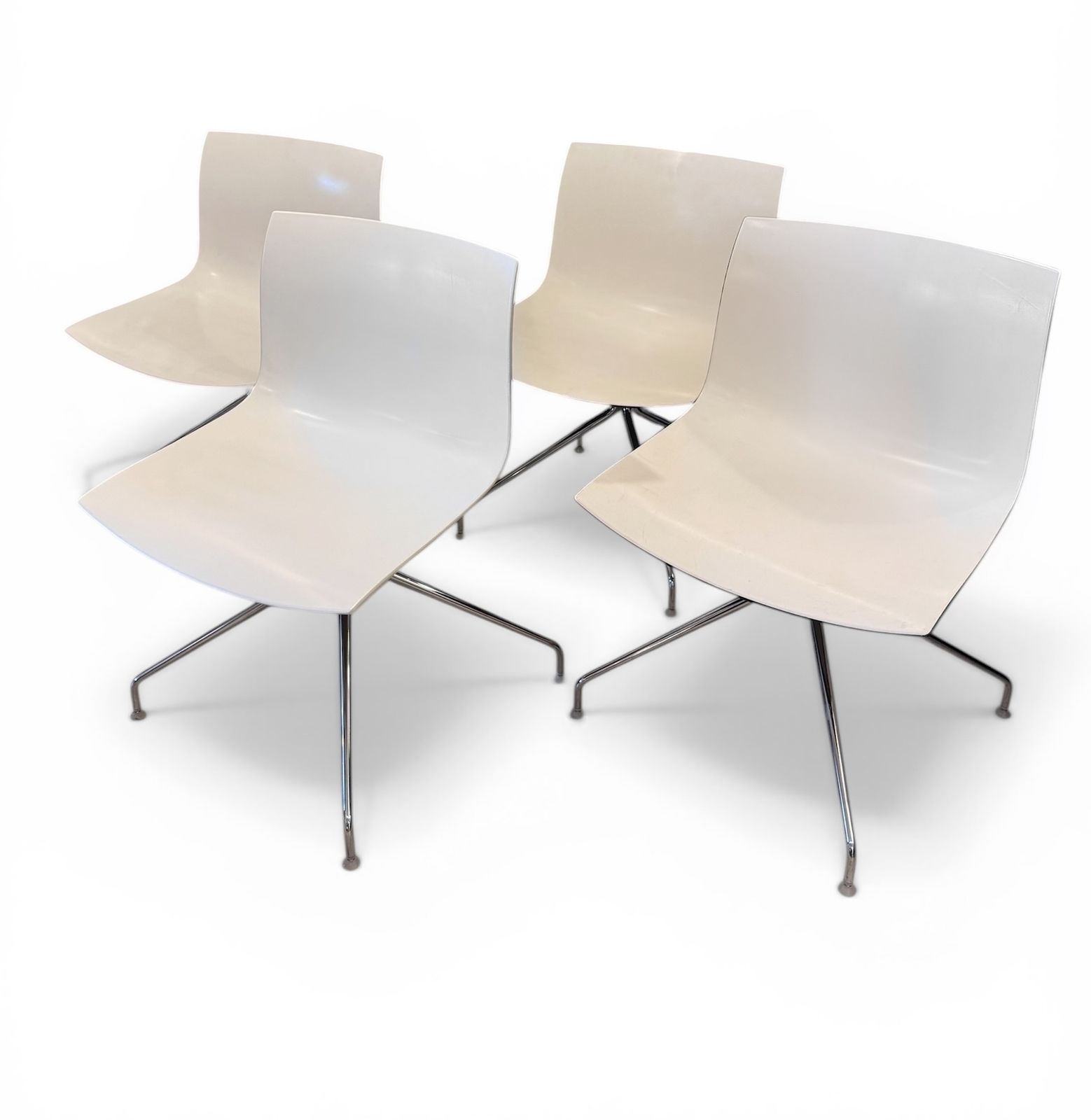 Set Of 4 Contemporary Cantifa 46 Swivel Dining Chairs By Lievore Altherr Molina Arper 2000s