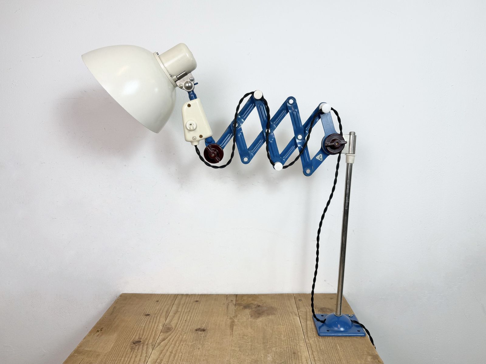 Industrial East German Scissor Lamp From Veb Zweckleuchtenbau Dresden, 1950s photo furniture