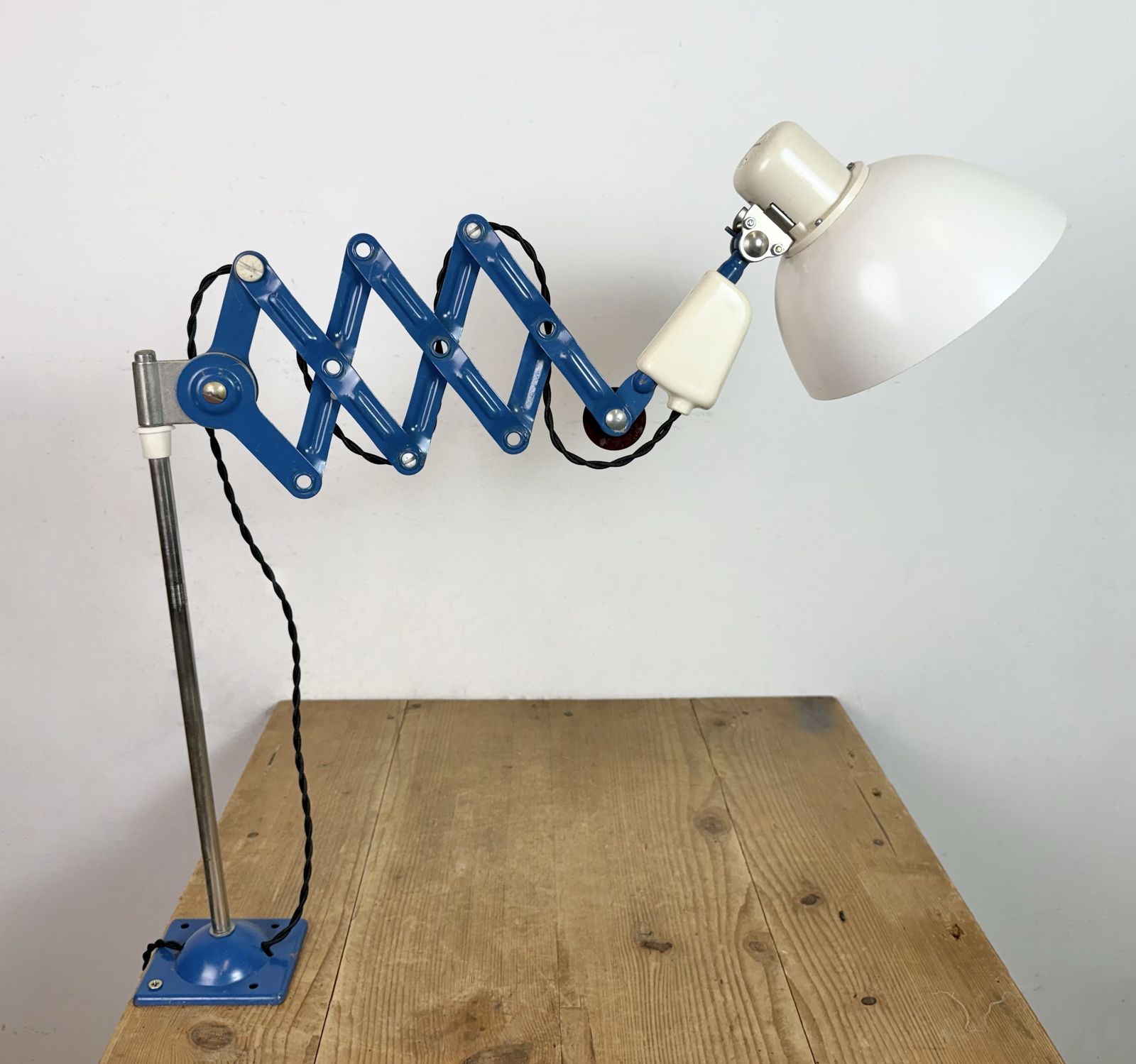 photo vintage Industrial East German Scissor Lamp From Veb Zweckleuchtenbau Dresden, 1950s