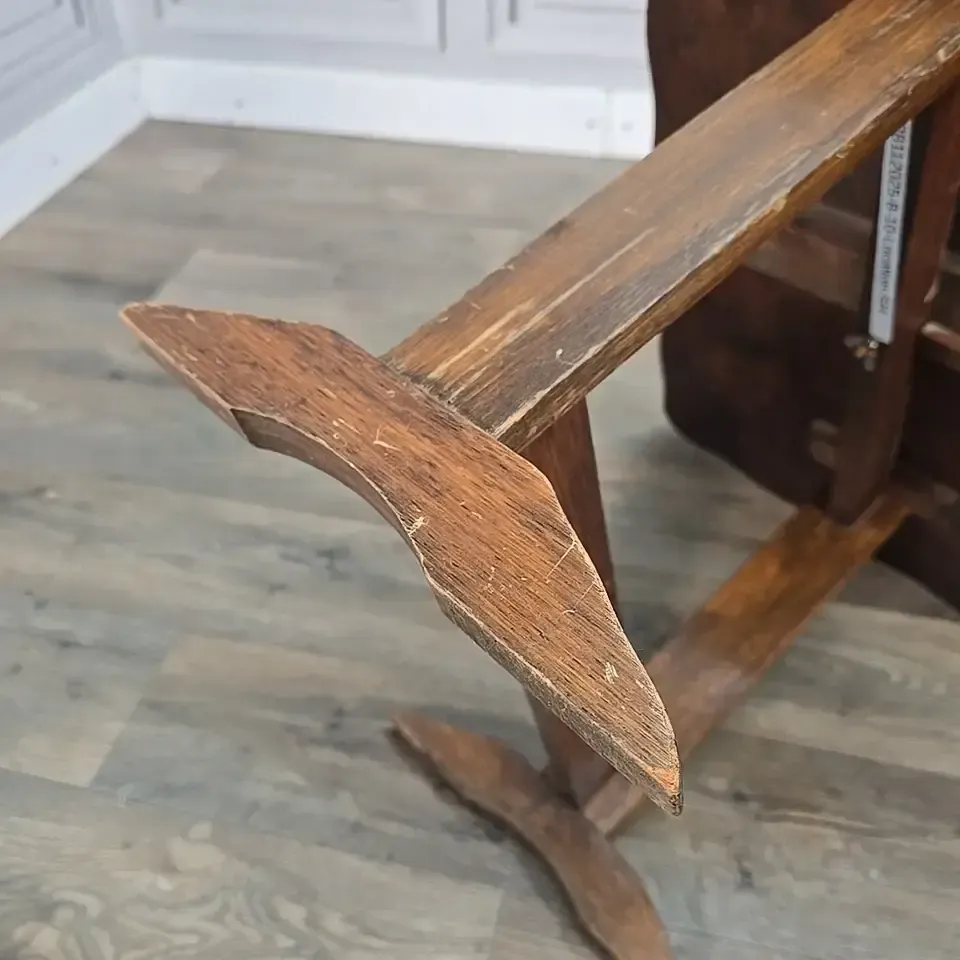 photo vintage Antique Tilt Top Table  Oak Side Wine Occasional Lamp  Arts And Crafts