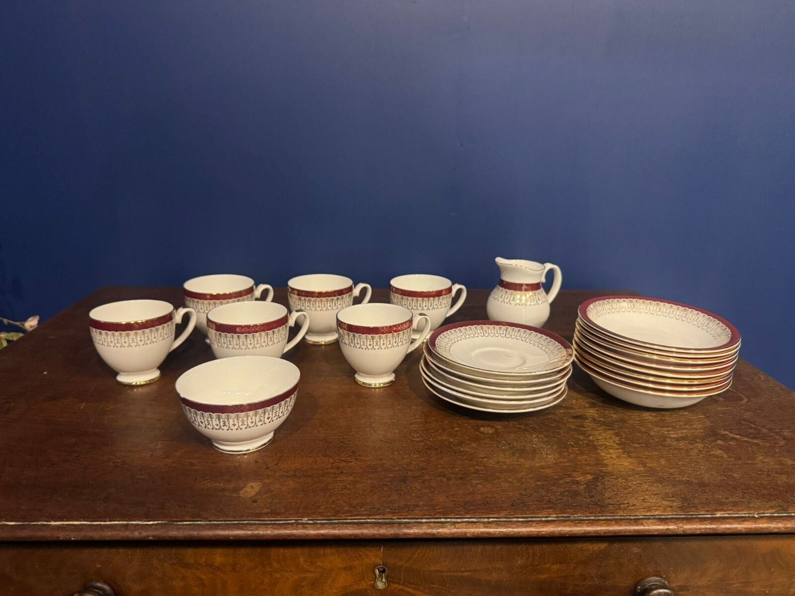 Home Decor Royal Grafton Majestic Red 104 Pieces Fine Bone China Set English Vintage.. photo