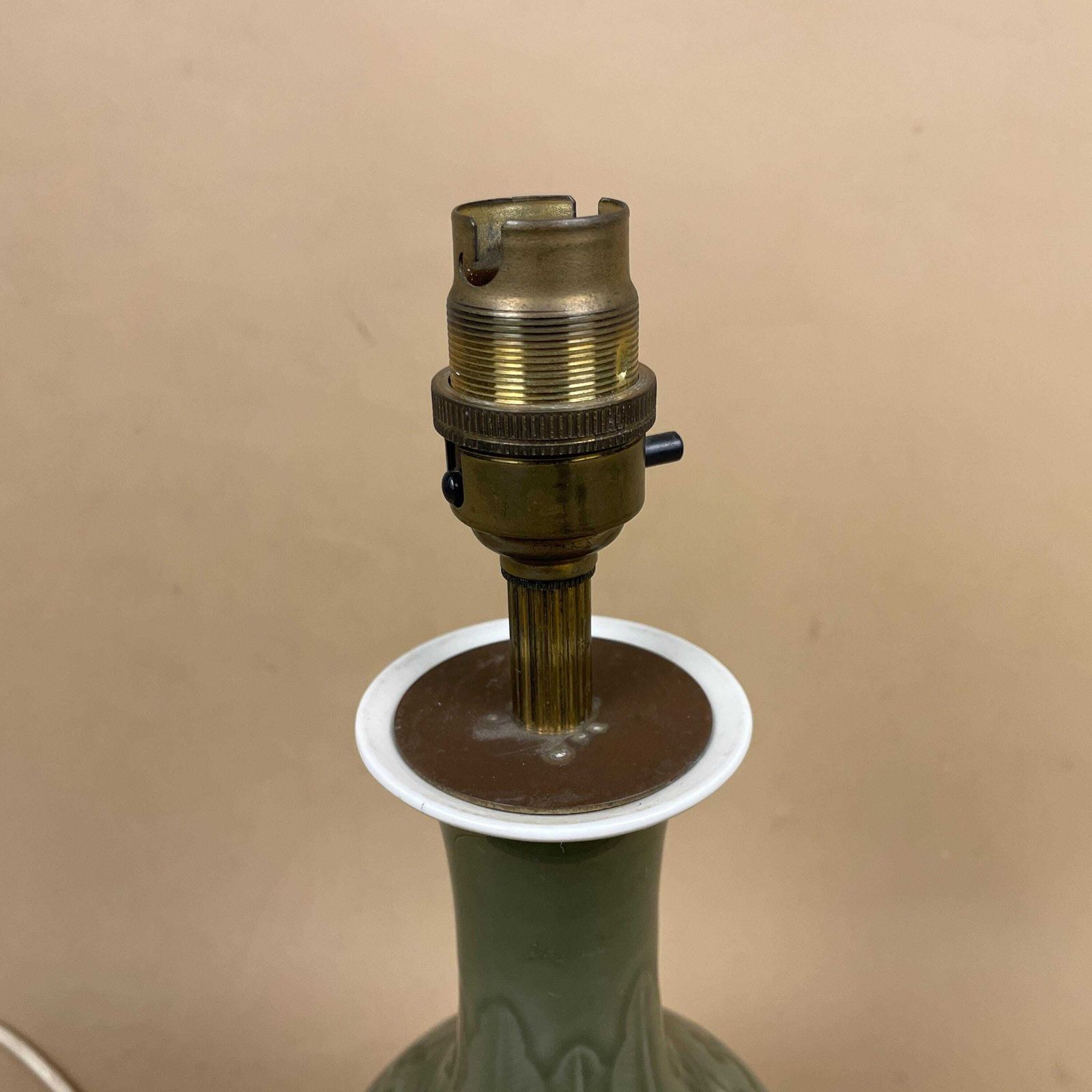 Oriental Ceramic Lamp Light Bedside Table Ornate Design Pattern Wood Base Japanese Vase Antique Brass Green Ginger Jar Japan Patterned photo furniture