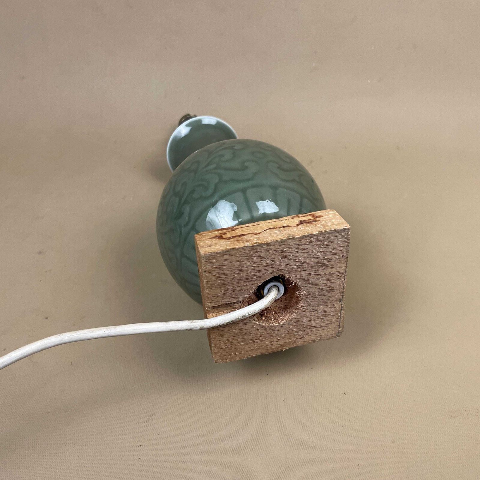 photo furniture Oriental Ceramic Lamp Light Bedside Table Ornate Design Pattern Wood Base Japanese Vase Antique Brass Green Ginger Jar Japan Patterned