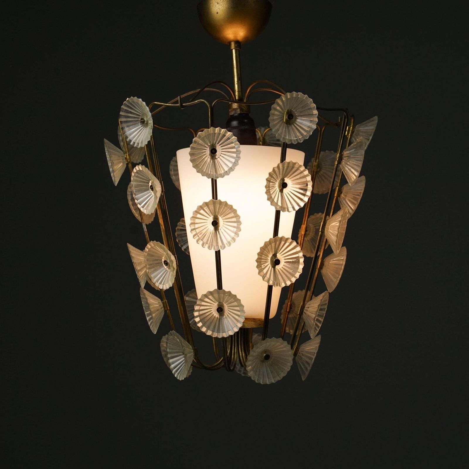 Model 1304 Floral Pendant, Lisa Johansson Pape, Orno Oy, 1950s photo vinterior