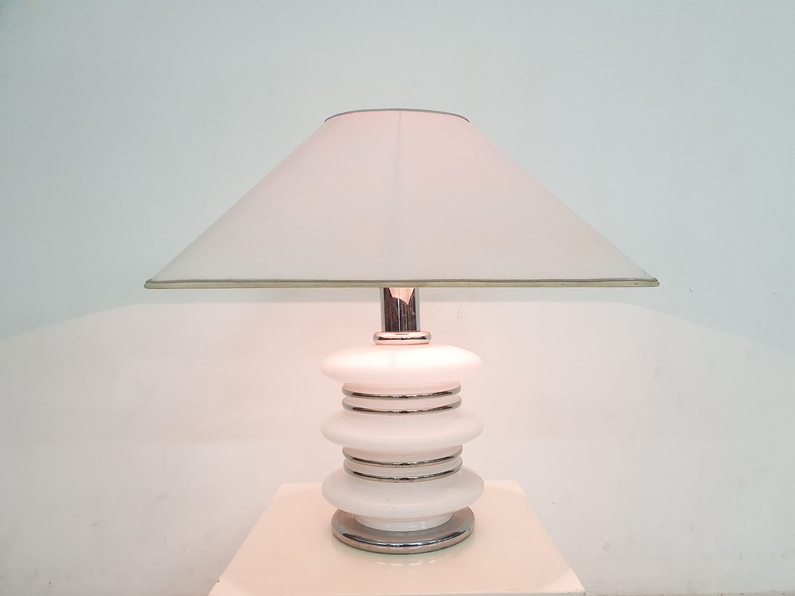 Wit Chroom En Opaal Tafellamp Van Leclaire And Schafer, Duitsland, Jaren 1970 photo furniture