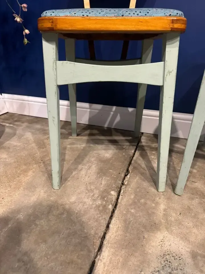 photo vinterior Vintage Formica Table And Chairs Green Blue 1950s Mid Century Kitchen Larder
