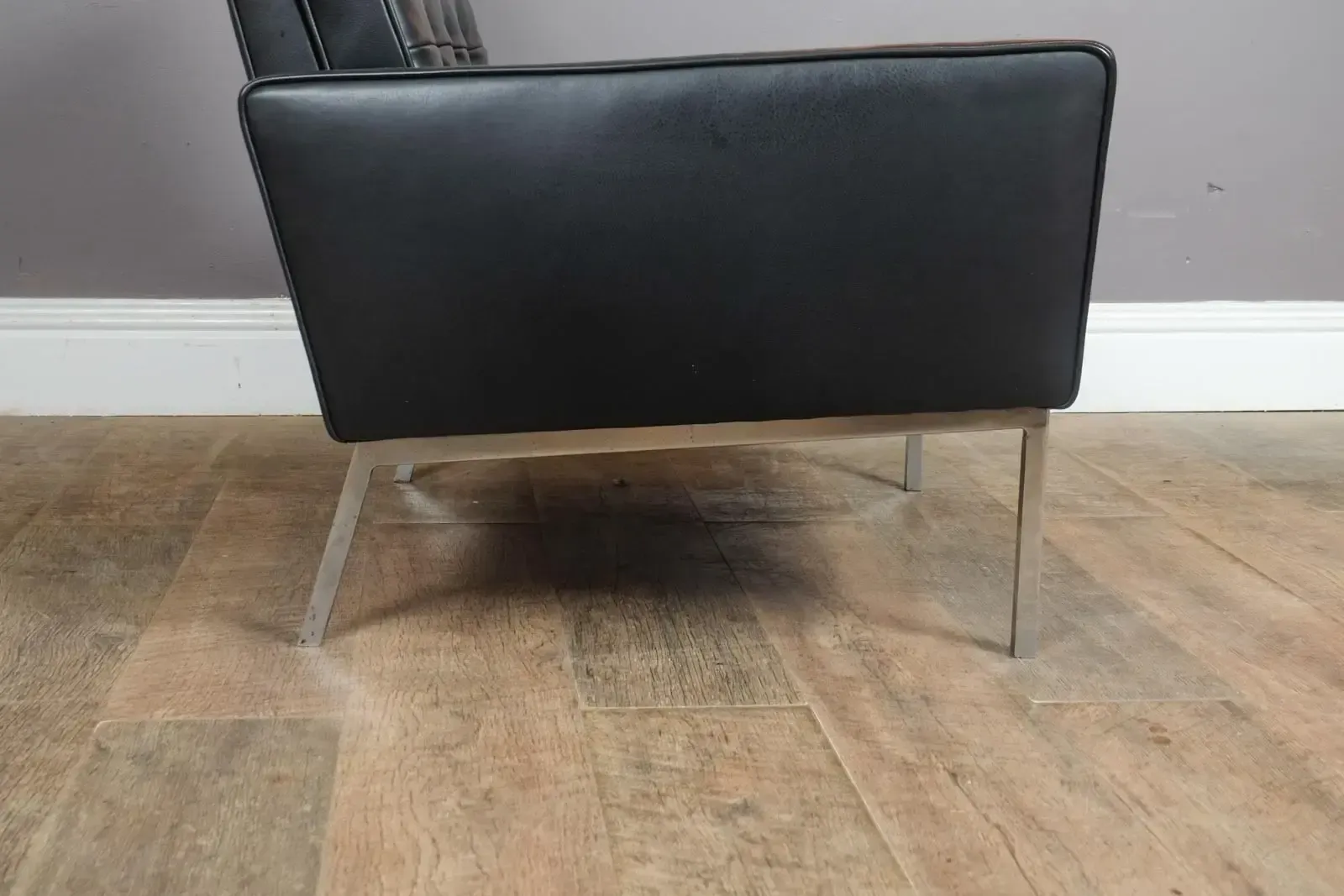 Pair Of Florence Knoll Black Leather Lounge Chairs Model 65a photo vintage