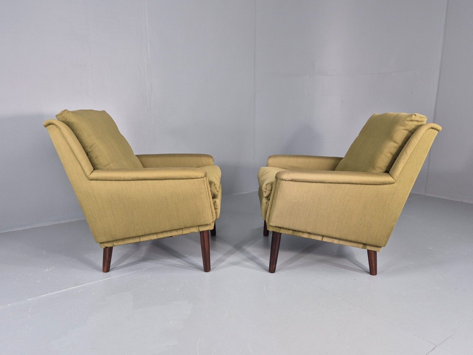 photo vinterior 2 Vintage Mid Century Lounge Chairs 1960s Danish Green Cotton