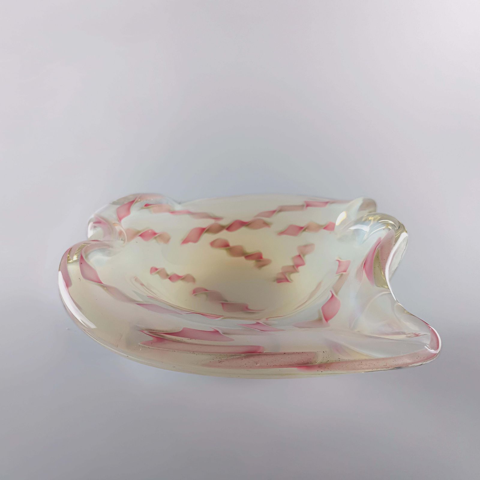 photo for sale Murano Sommerso Glass Bowl By Fratelli Toso With Zanfirico And Aventurine, 1950s