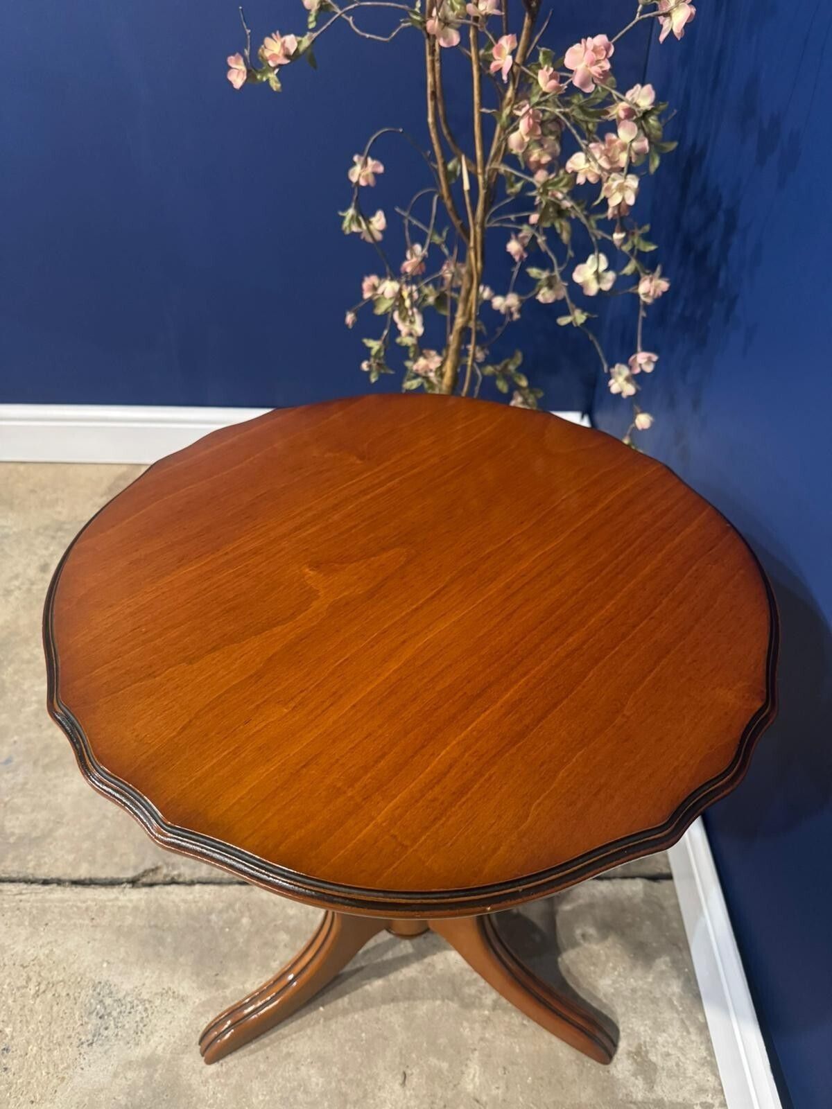 Vintage Walnut Side Table Lamp End Wine Pedestal Occasional Round Classic ( A ). photo buy