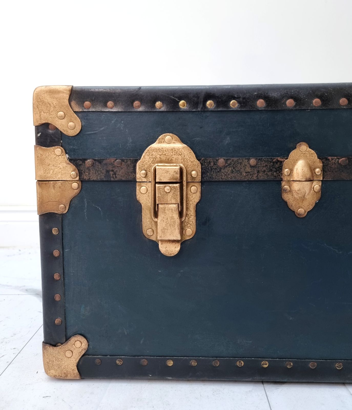 285.0 Antique Victor Luggage Travel Steamer Cabin Trunk  1910s photo