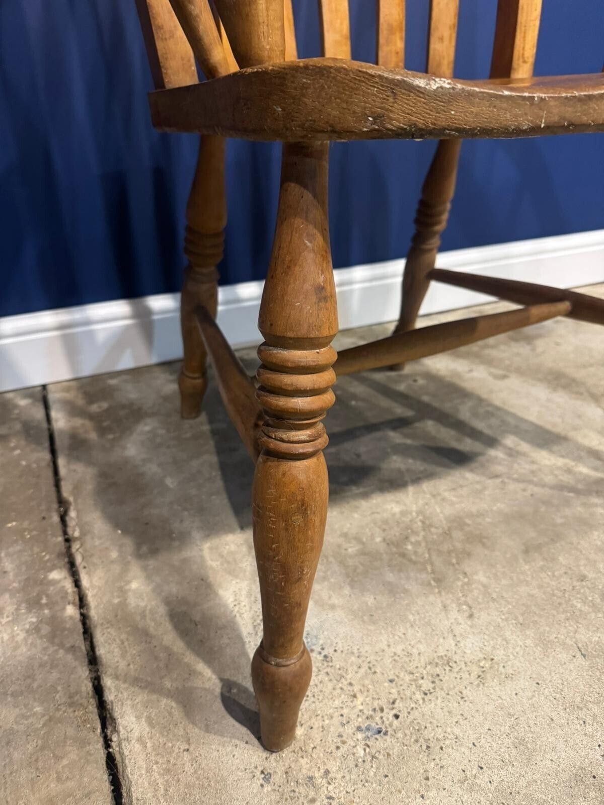 photo vinterior Antique Elm Armchaihair Farmhouse Rustic Kitchen Dining Chair Victorian Bedroom.