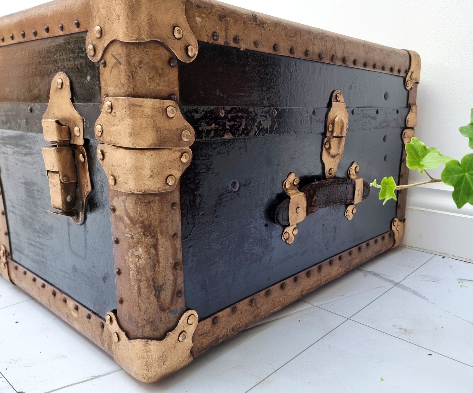 Antique Fitted Travel Steamer Cabin Trunk American Standswell/Perkiomen 1910s photo furniture