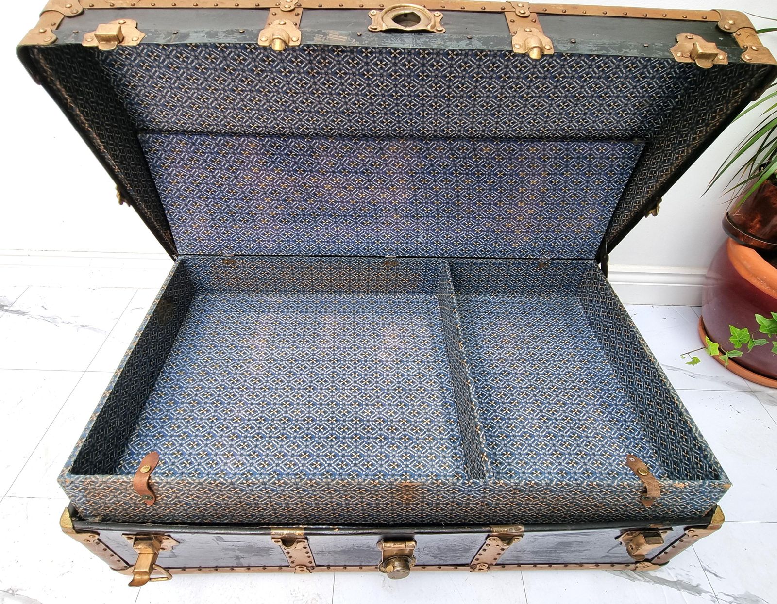 photo furniture Antique Fitted Travel Steamer Cabin Trunk American Standswell/Perkiomen 1910s