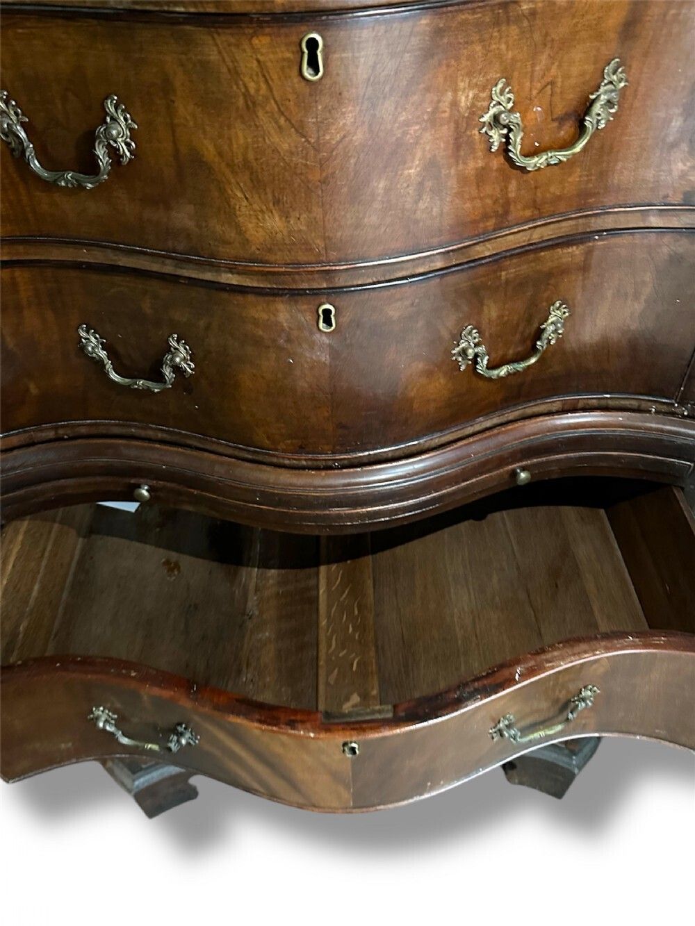 Late 19th Century Mahogany Serpentine Front Chest On Chest photo buy