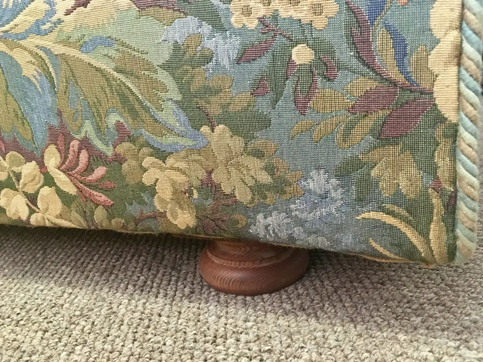 photo furniture Antique Victorian Sprung Daybed Storage Chaise Ottoman In Woven Jacquard Brocade